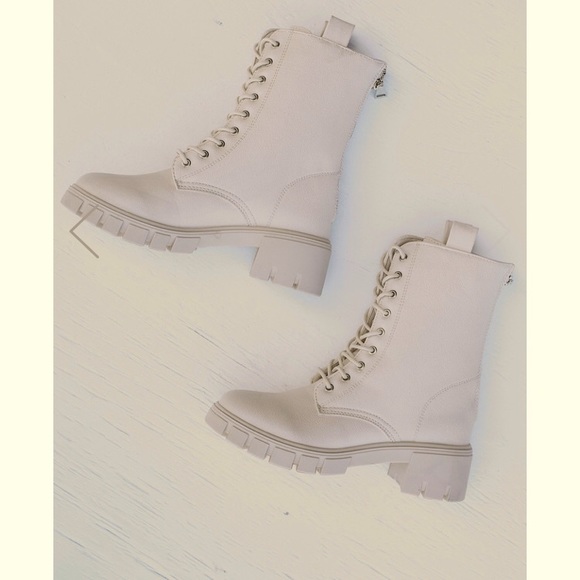 NEW! Ivory Vegan Leather Combat Boots! Size 38 - Picture 6 of 7